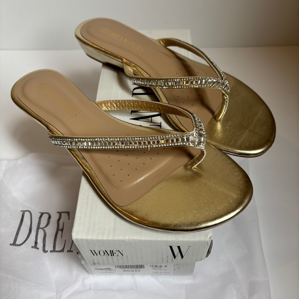 NIB Dream Pairs Women's Gold Sandals